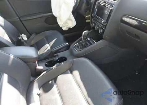 2017 Volkswagen Jetta 1.8T Sel/1.8T Sel Premium z USA, uszkodzony, nr VIN 3VWL17AJ7HM271685